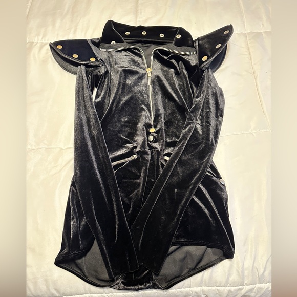 Ladies dance costume - Picture 1 of 2